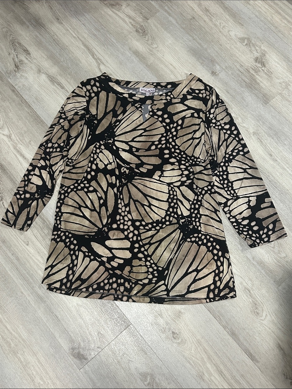 Iolani Beige and Black Printed Top Sz Large